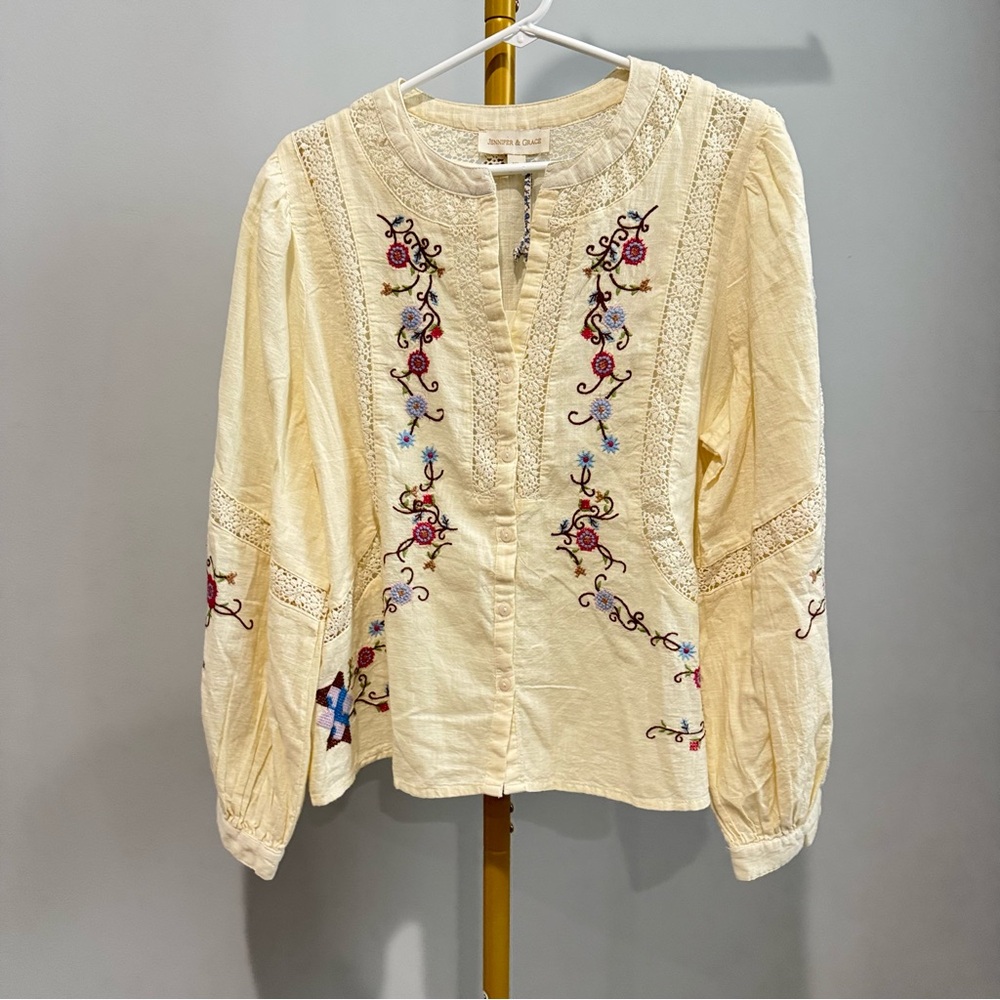NWT Jennifer and grace Embroidered Cream Women's Top